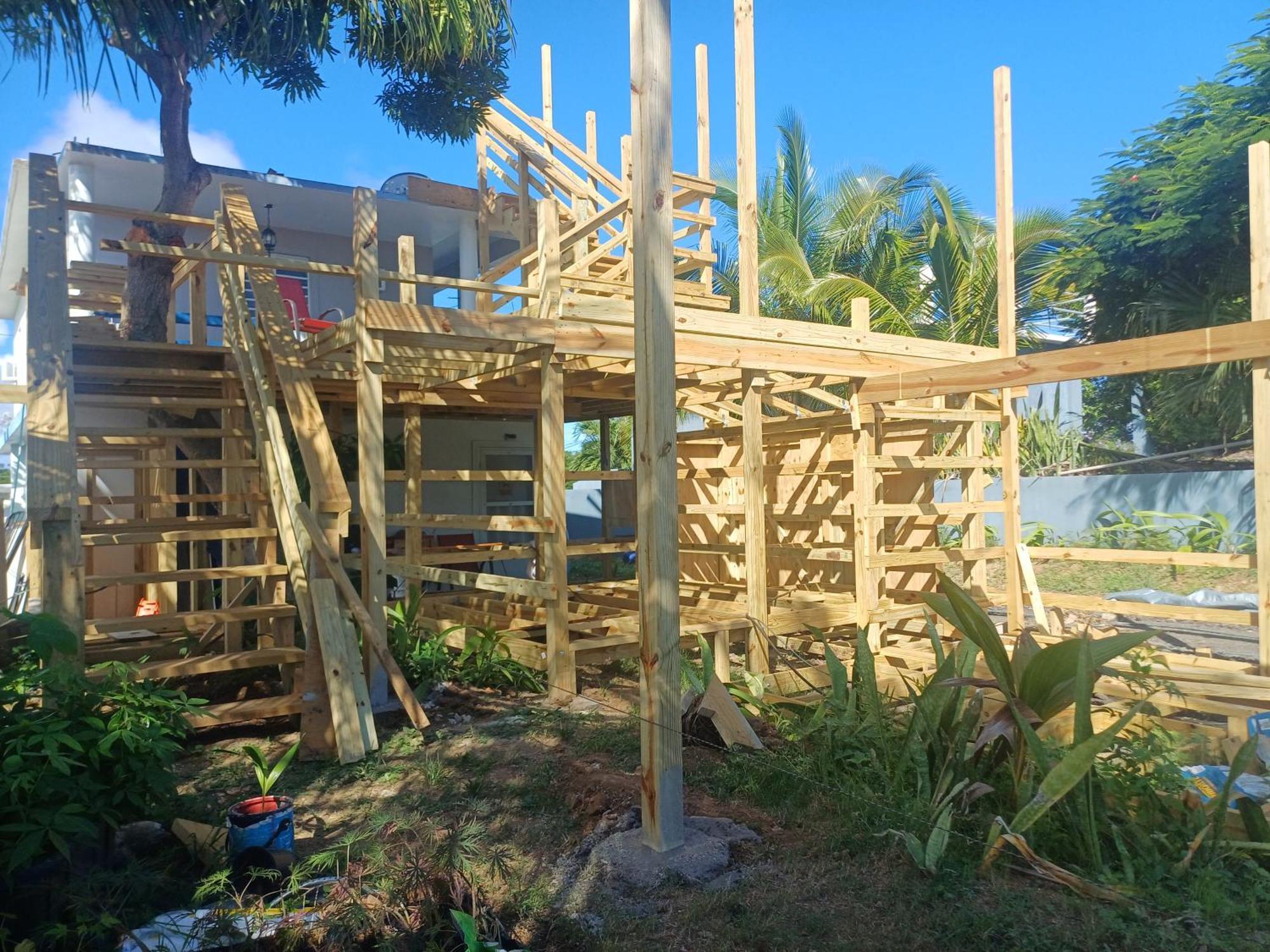 Rooster Run Glamping Camping Has Rooftop And Off The Ground Glamping Experience For 1 To 16 In A Single Tent And Views Of The Rain Forrest And To Culebra Across The Atlantic Ocean W Tents, Linens, Deluxe Air Beds, Warm Shower And More At A Great Pric Vieques Bagian luar foto