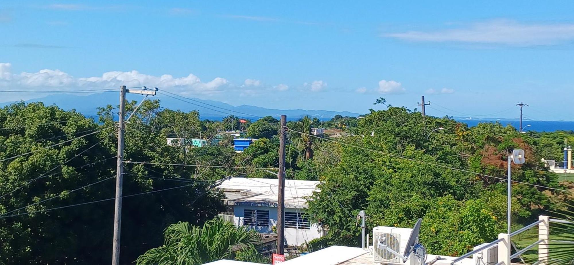 Rooster Run Glamping Camping Has Rooftop And Off The Ground Glamping Experience For 1 To 16 In A Single Tent And Views Of The Rain Forrest And To Culebra Across The Atlantic Ocean W Tents, Linens, Deluxe Air Beds, Warm Shower And More At A Great Pric Vieques Bagian luar foto