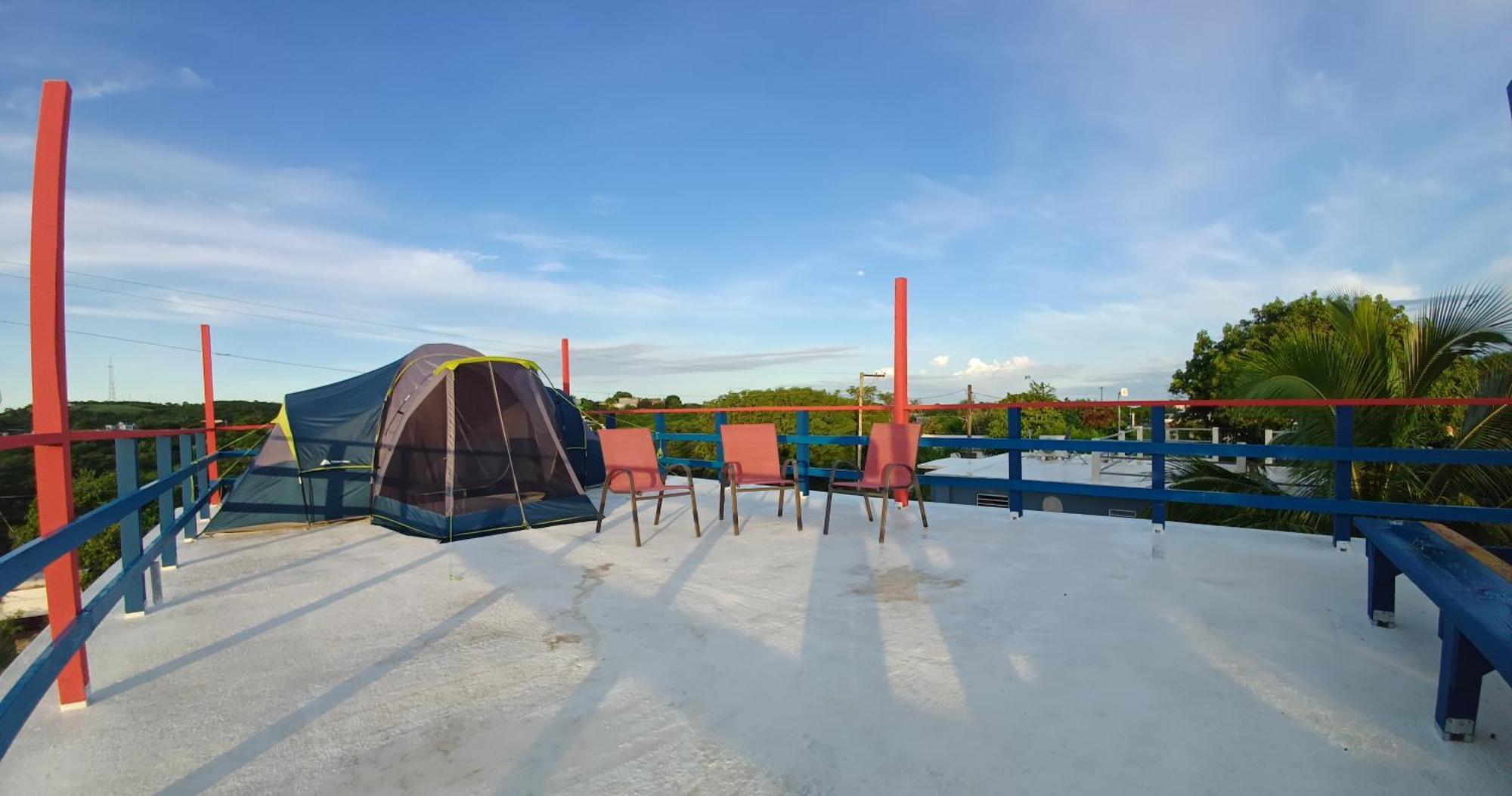 Rooster Run Glamping Camping Has Rooftop And Off The Ground Glamping Experience For 1 To 16 In A Single Tent And Views Of The Rain Forrest And To Culebra Across The Atlantic Ocean W Tents, Linens, Deluxe Air Beds, Warm Shower And More At A Great Pric Vieques Bagian luar foto